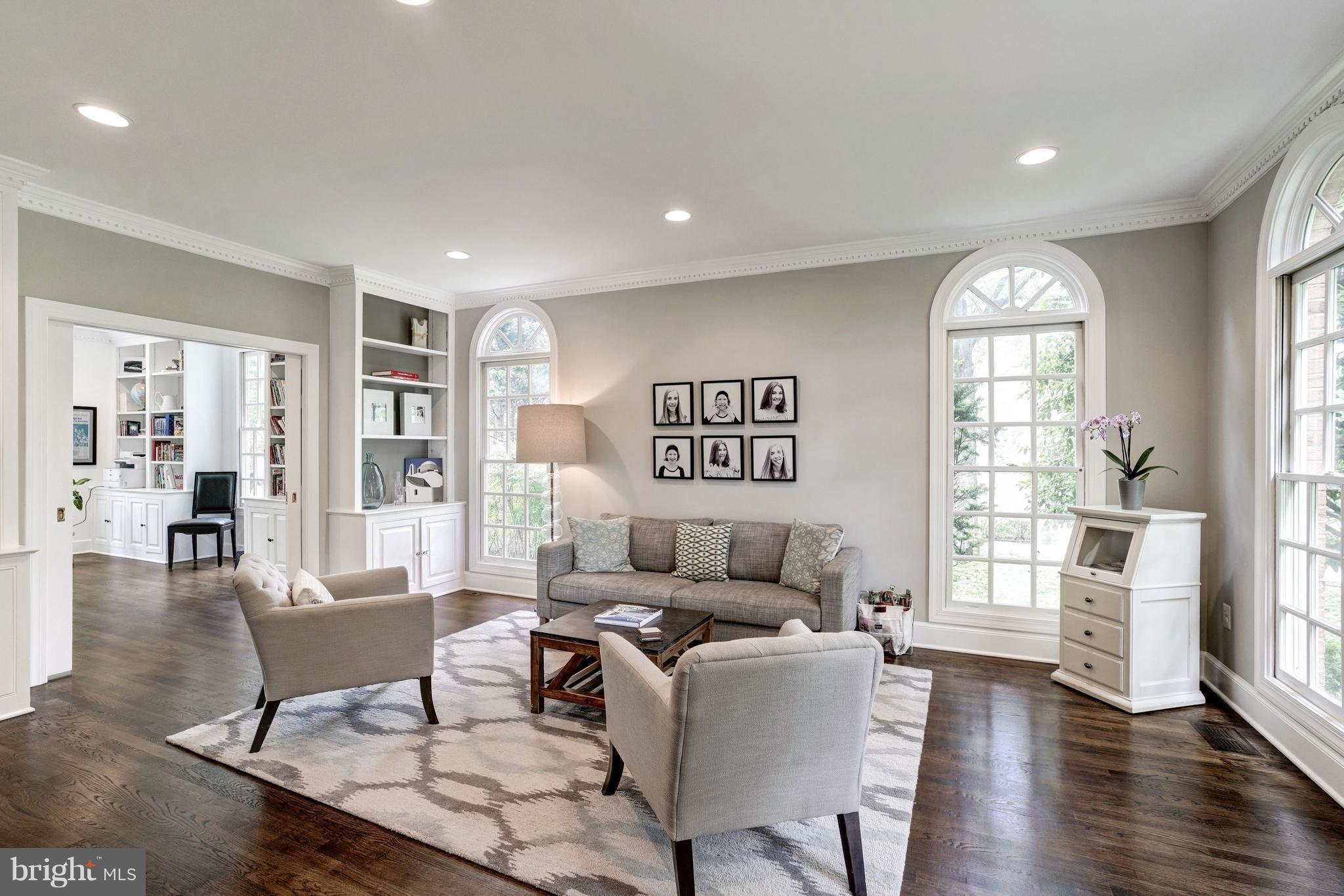 HILLSIDE MANOR - Residential