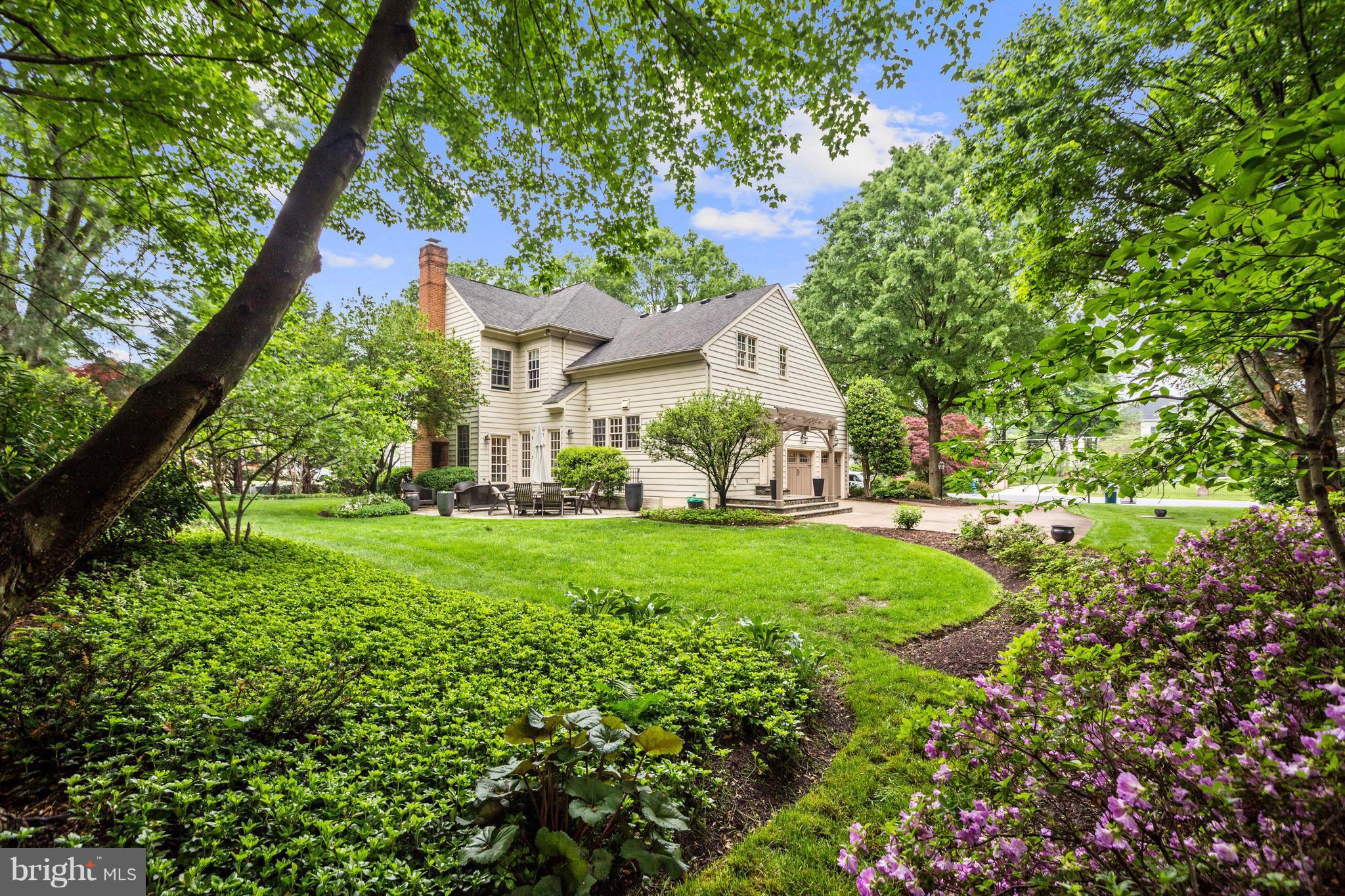 HILLSIDE MANOR - Residential