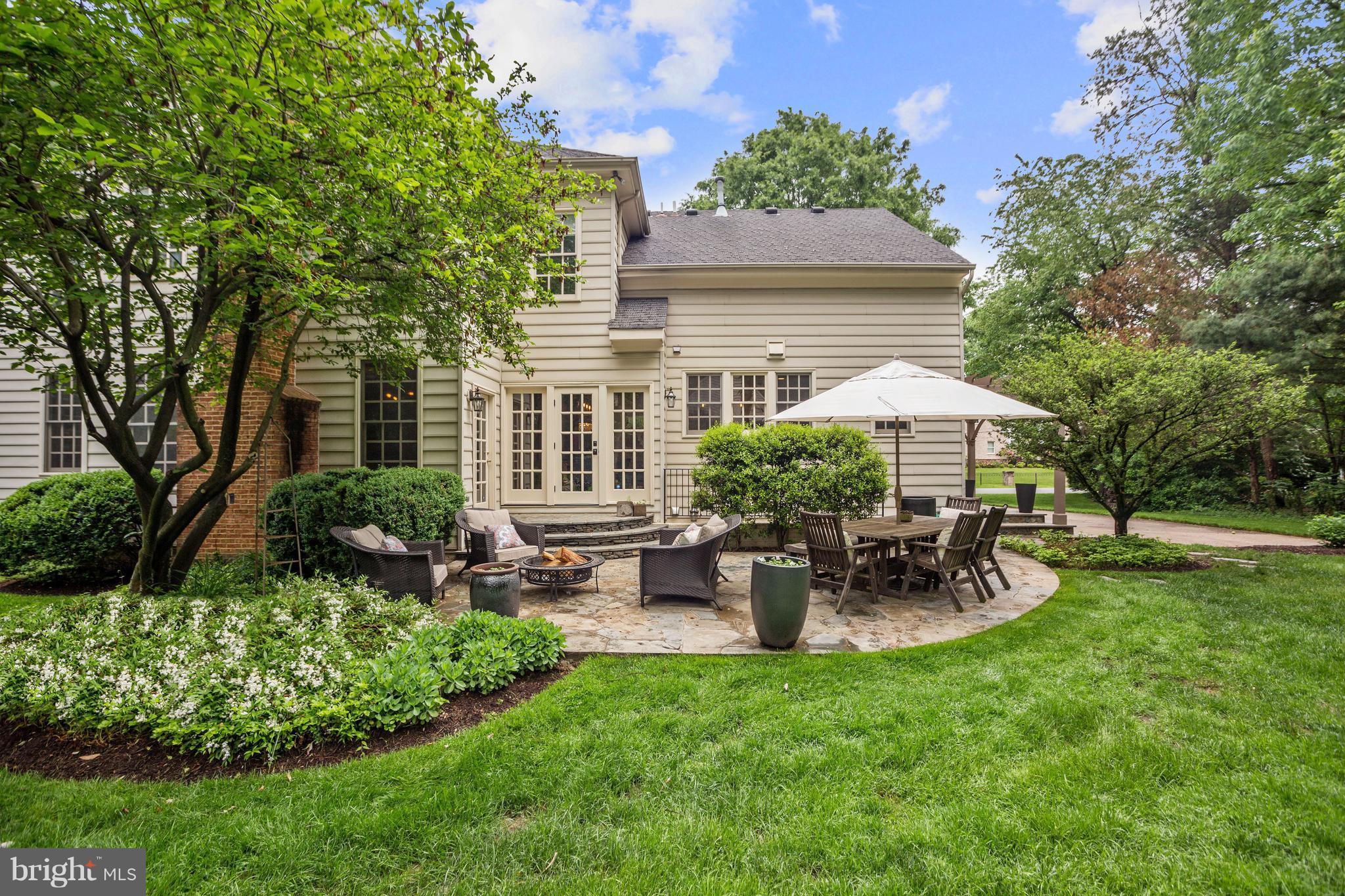 HILLSIDE MANOR - Residential