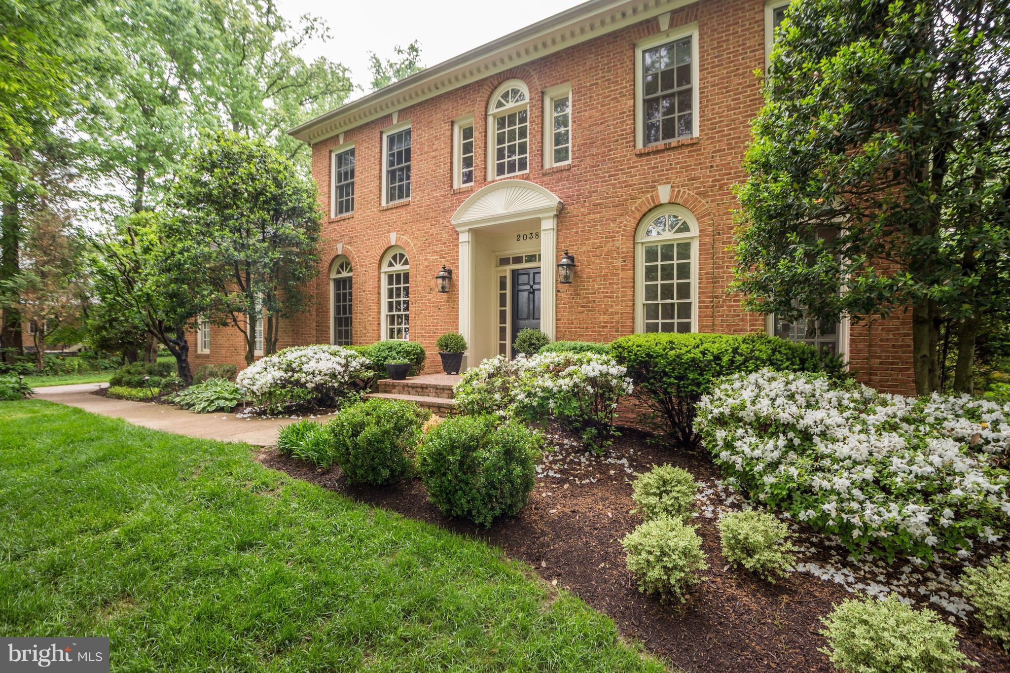 HILLSIDE MANOR - Residential