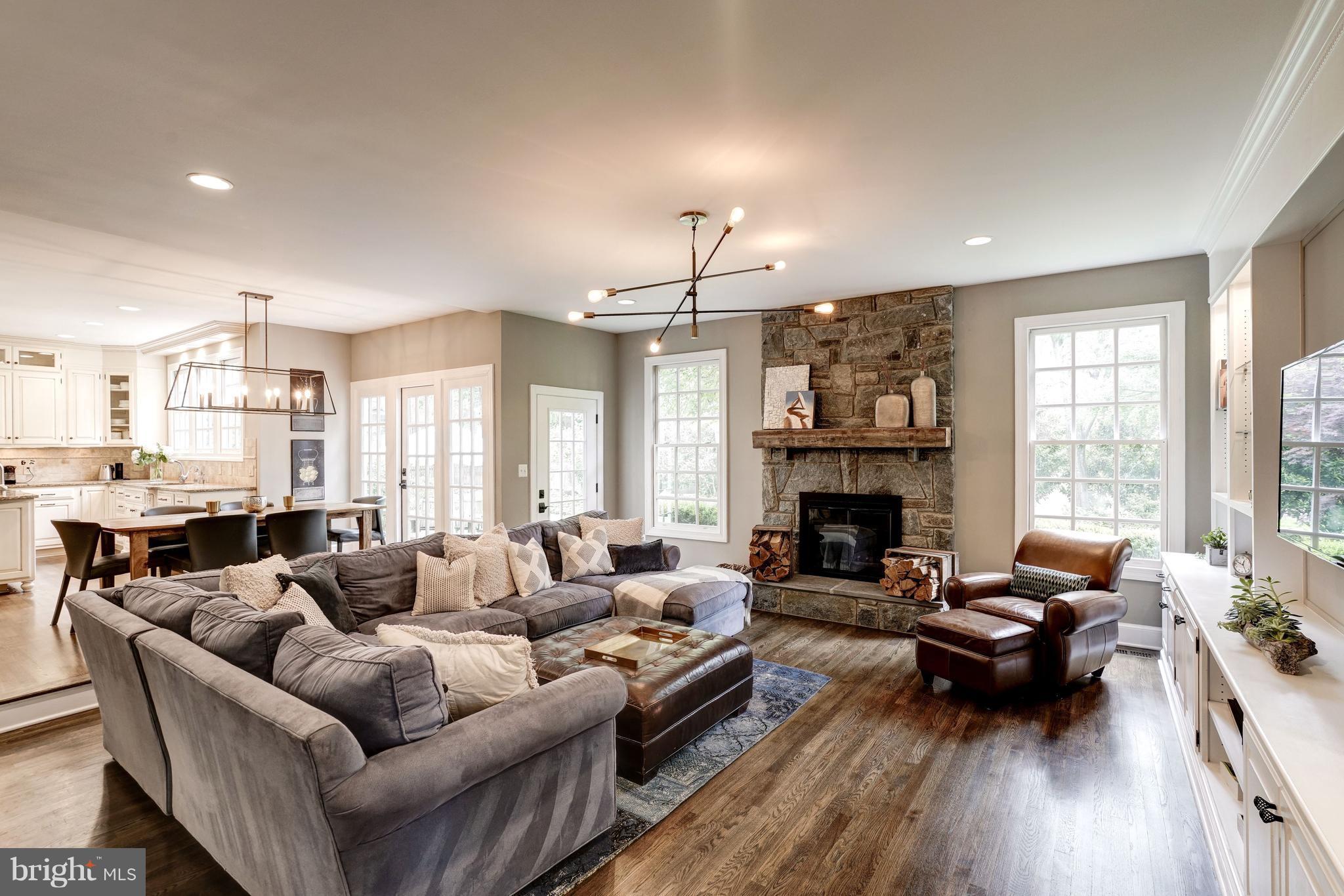 HILLSIDE MANOR - Residential