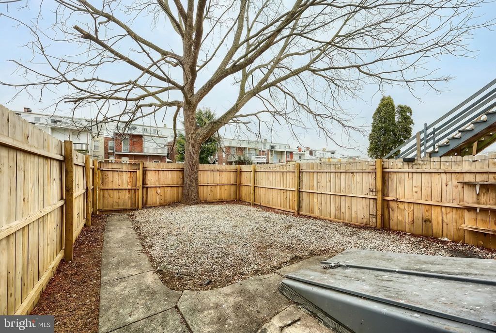 Photo of 812 W King Street, YORK, PA 17403 (MLS # PAYK2096118)