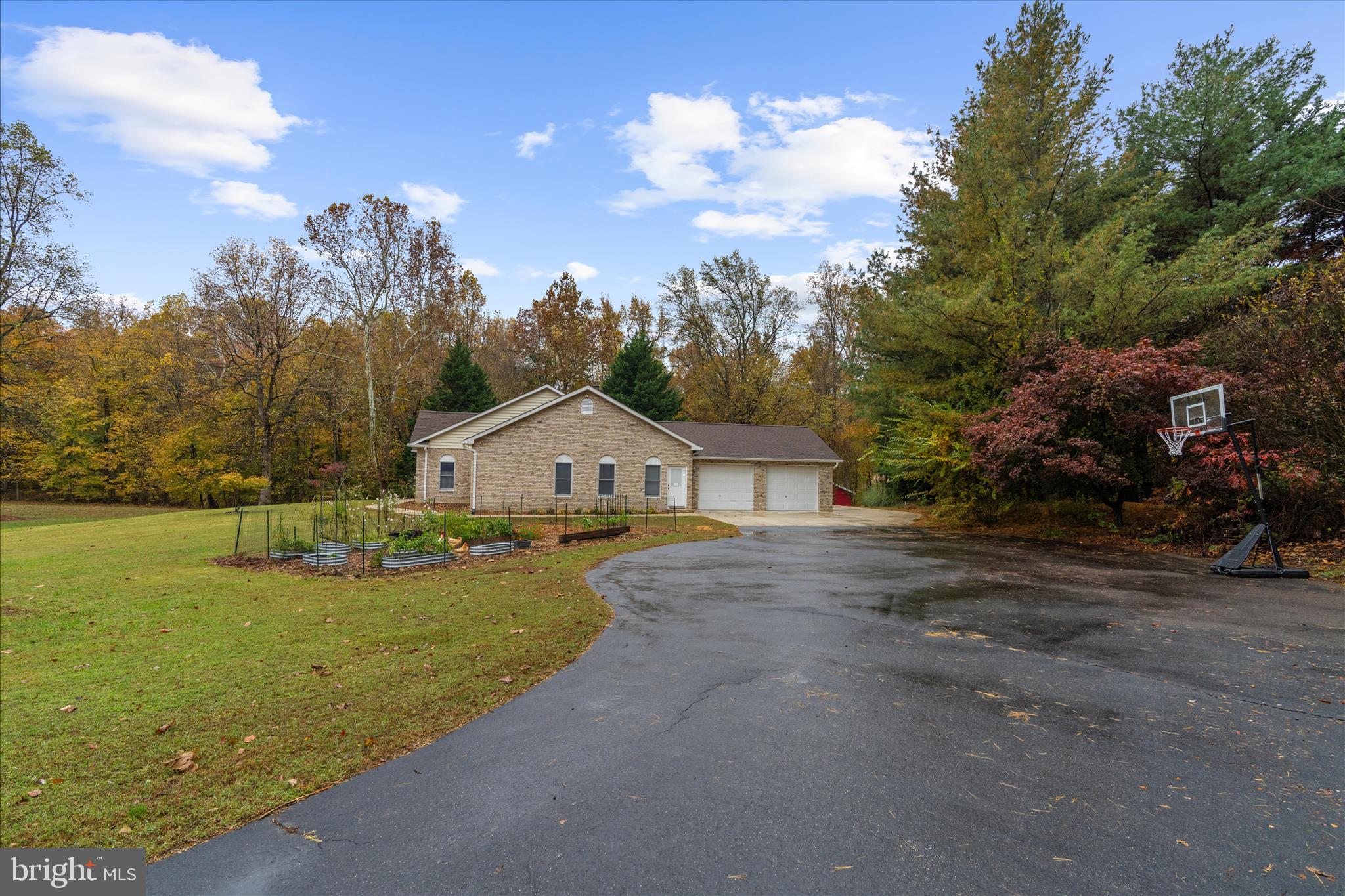 HUNTING CREEK WOODS - Residential