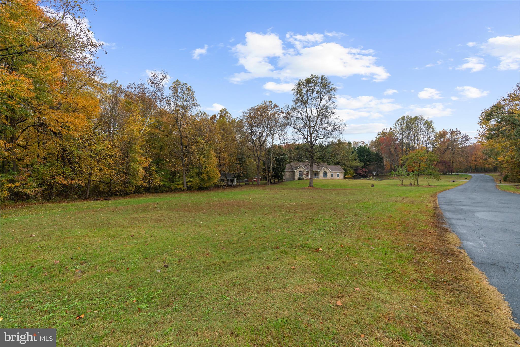 HUNTING CREEK WOODS - Residential