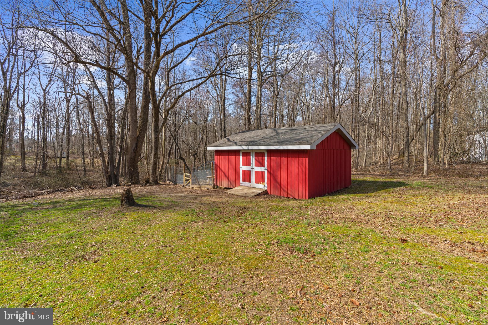 HUNTING CREEK WOODS - Residential