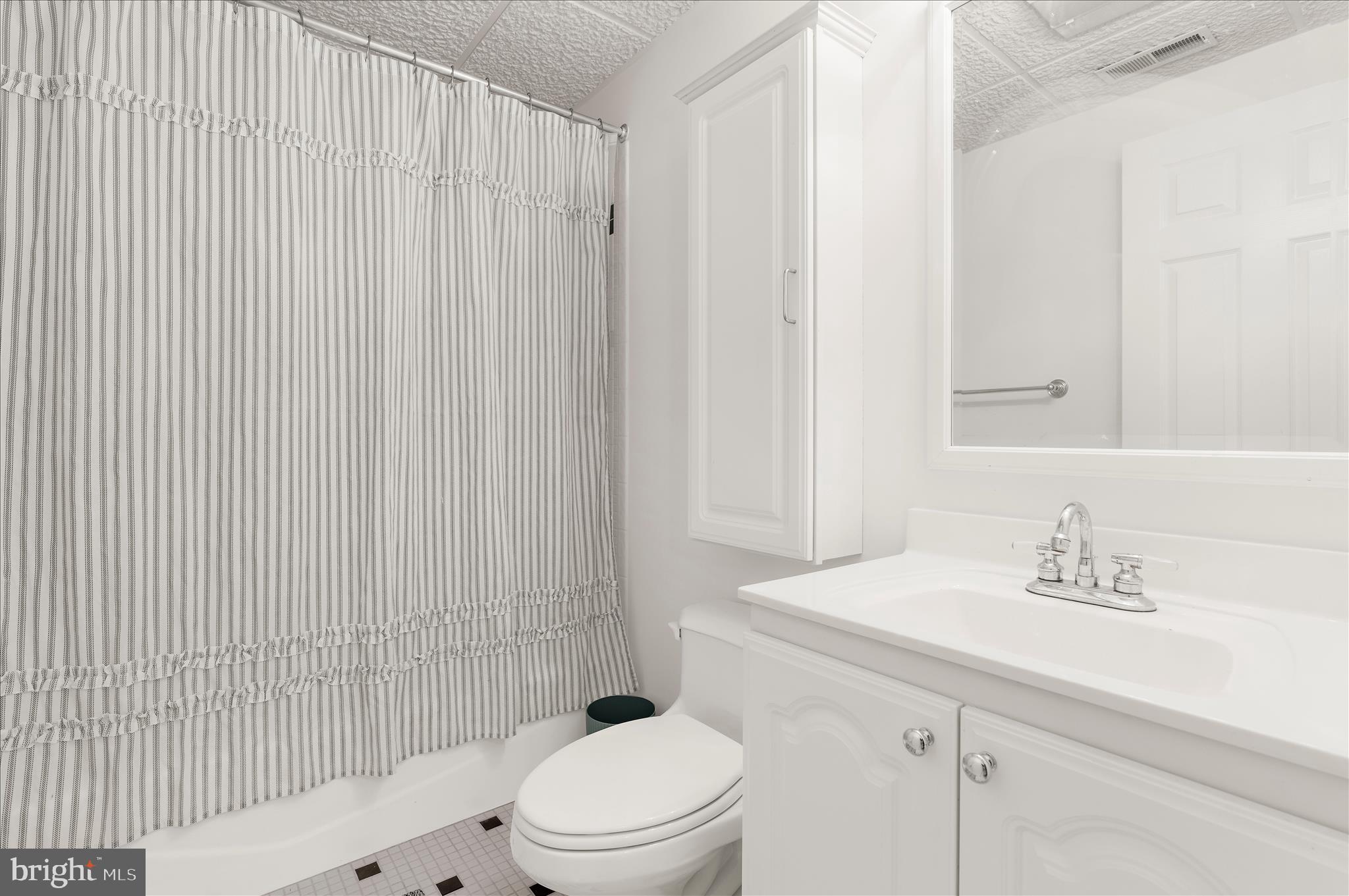 HUNTING CREEK WOODS - Residential