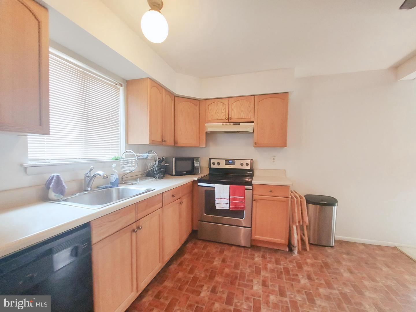 312 MEADOW WOODS LANE 312