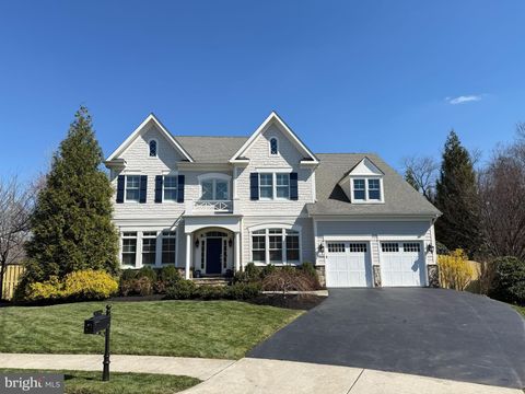 Photo of 6190 Adeline Court, MCLEAN, VA 22101 (MLS # VAFX2297280)