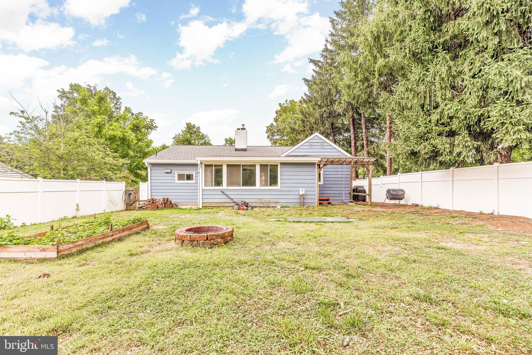 LONG BEACH - Residential Lease