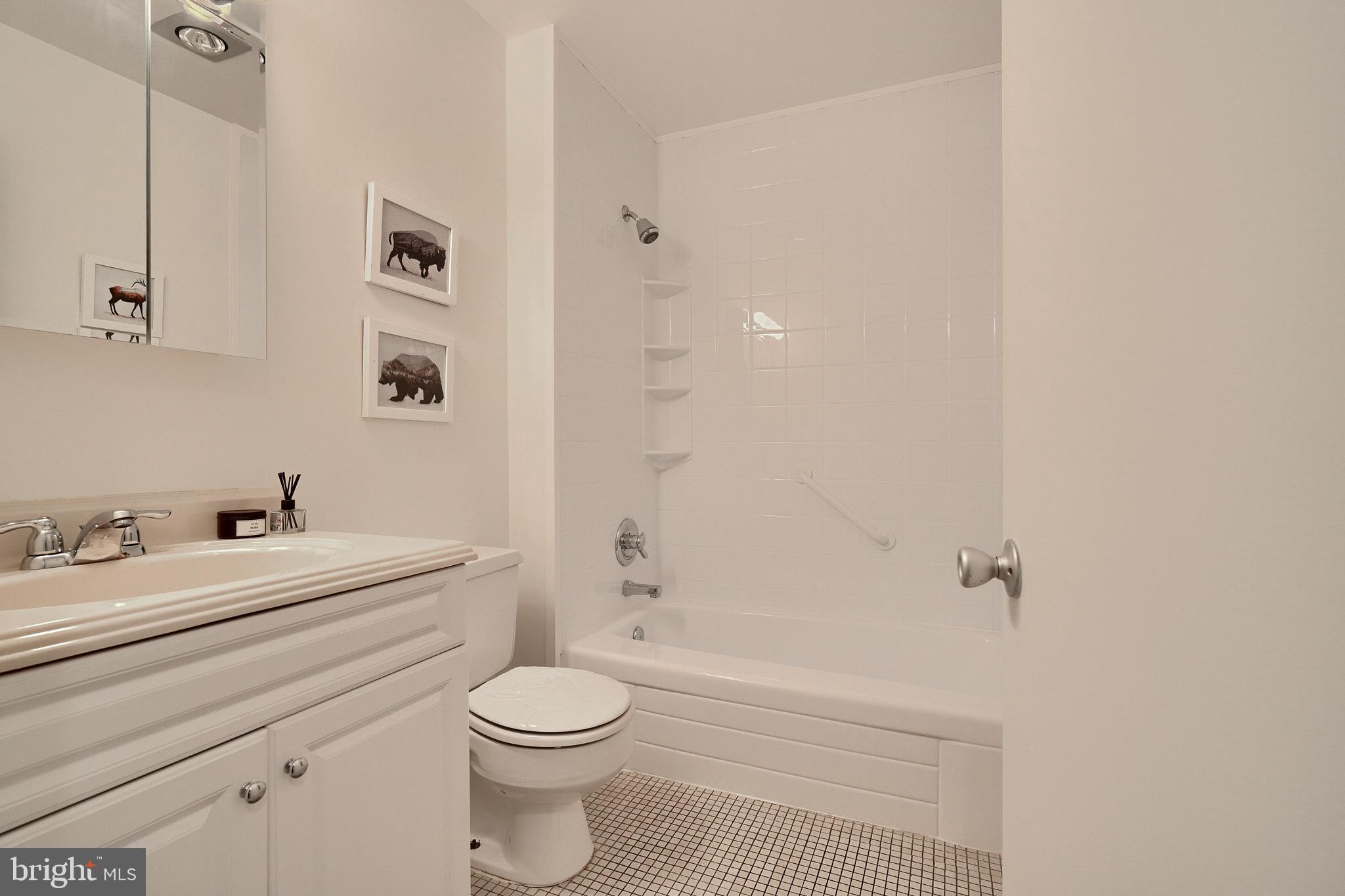 GREENBERRY WOODS - Residential