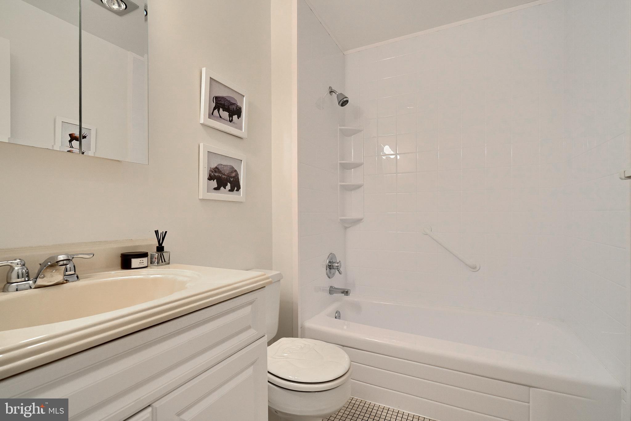 GREENBERRY WOODS - Residential