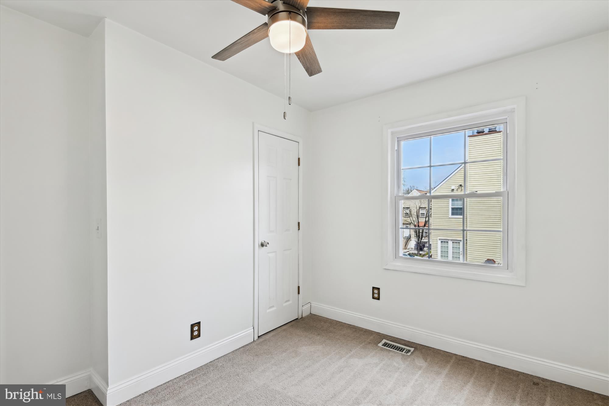 CROFTON MEWS CONDO - Residential