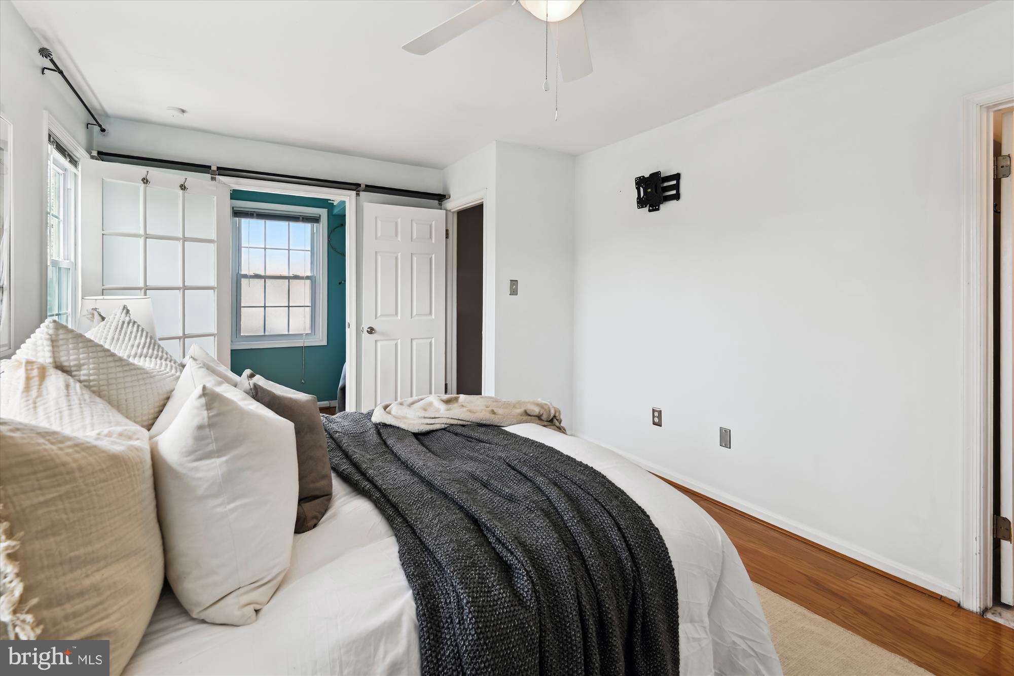 CROFTON MEWS CONDO - Residential