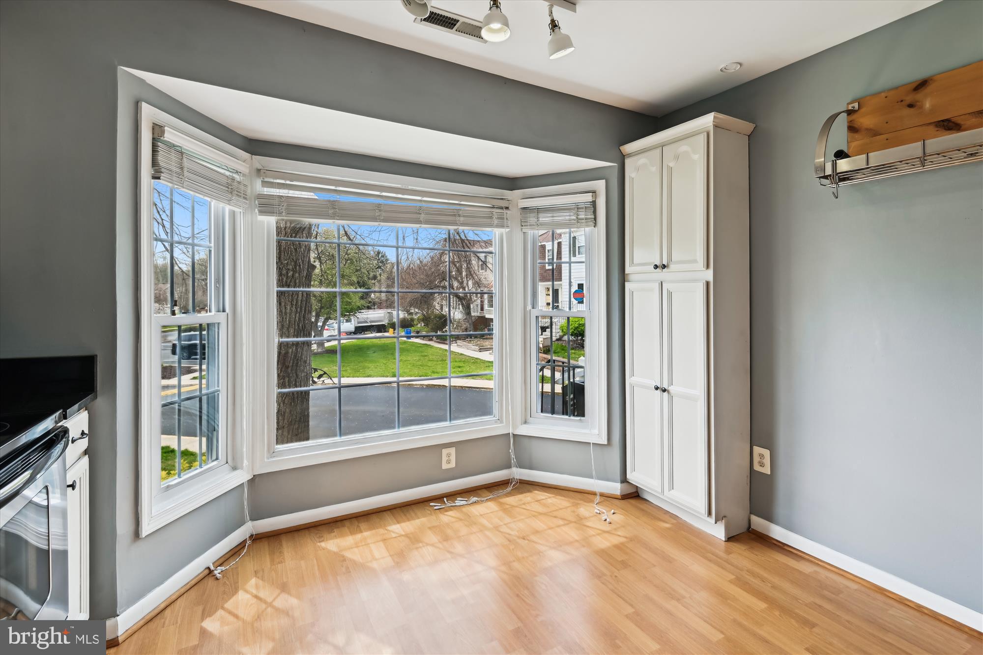 CROFTON MEWS CONDO - Residential