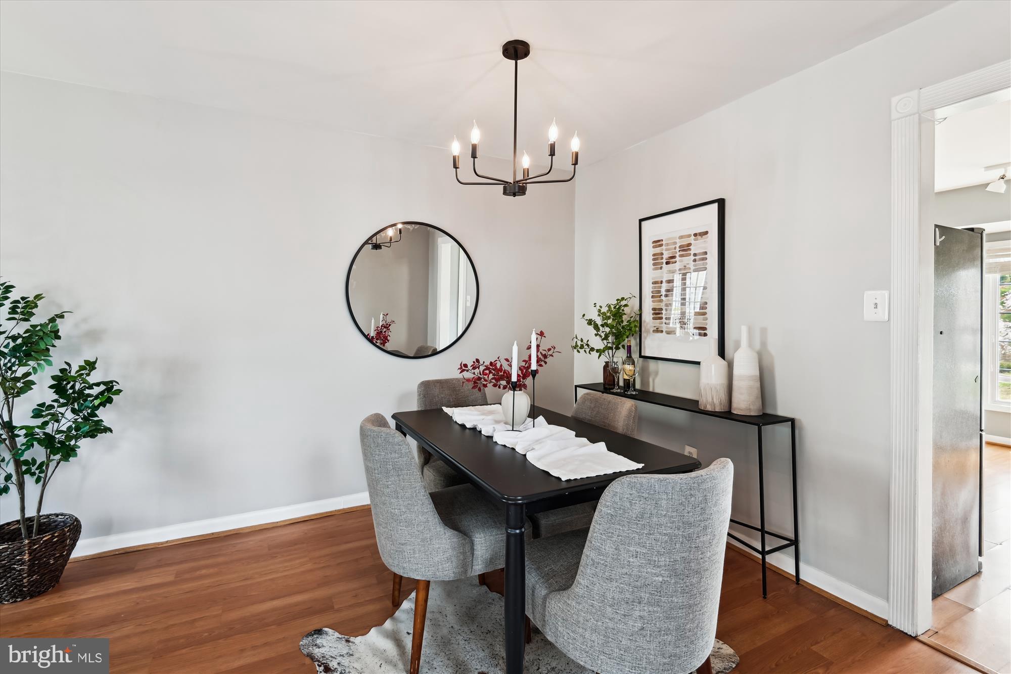 CROFTON MEWS CONDO - Residential