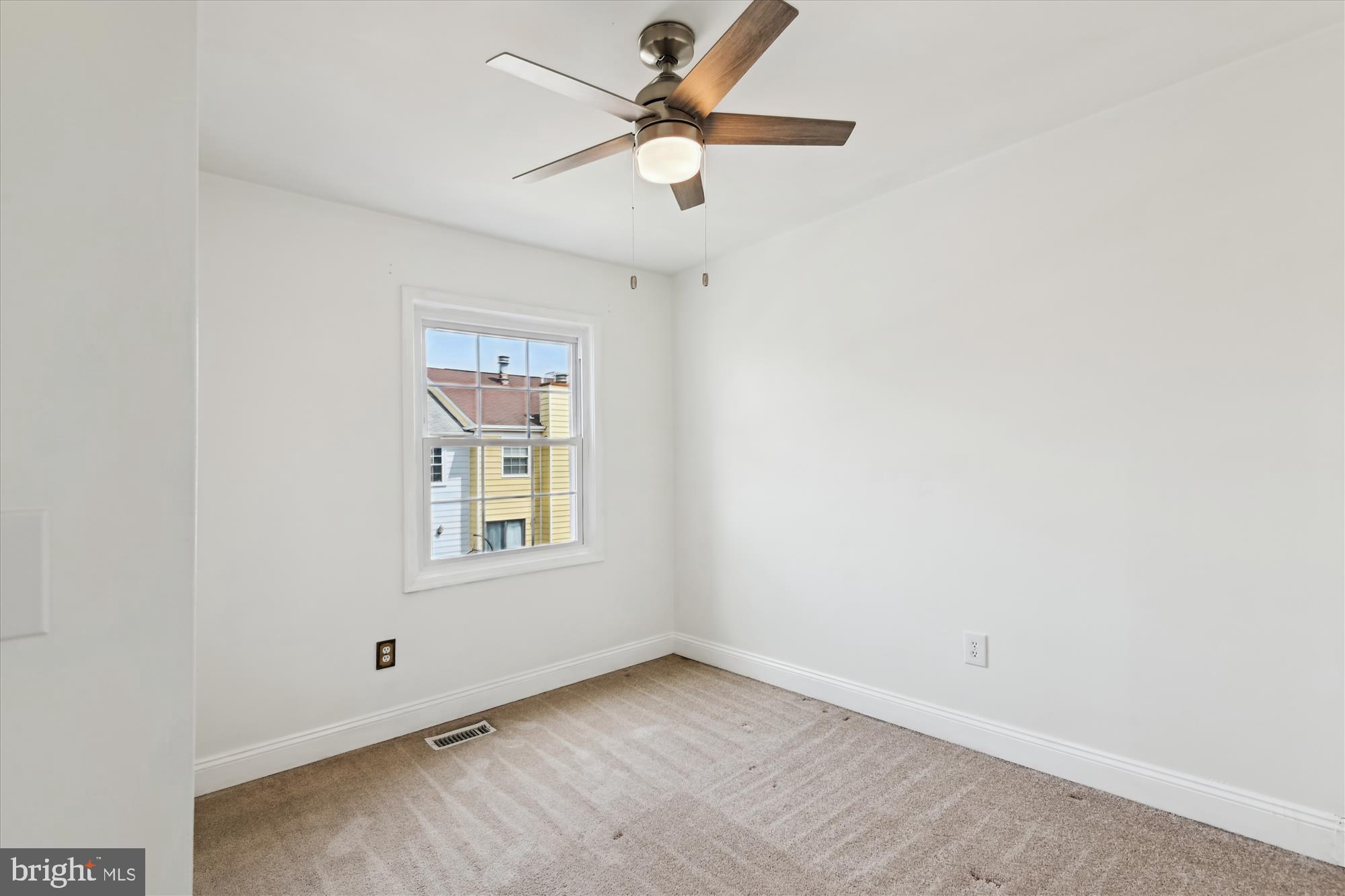 CROFTON MEWS CONDO - Residential