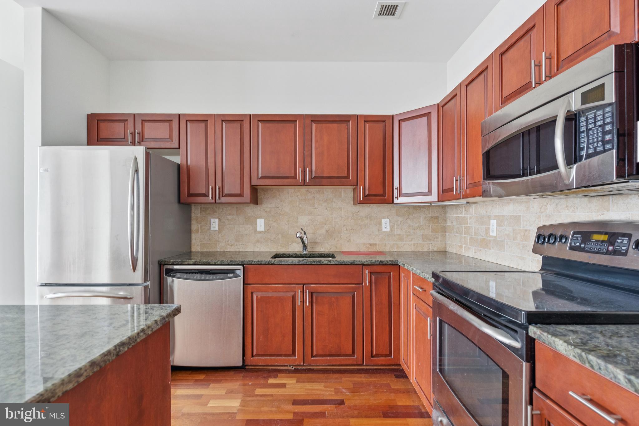 901 N PENN STREET 00 F1103