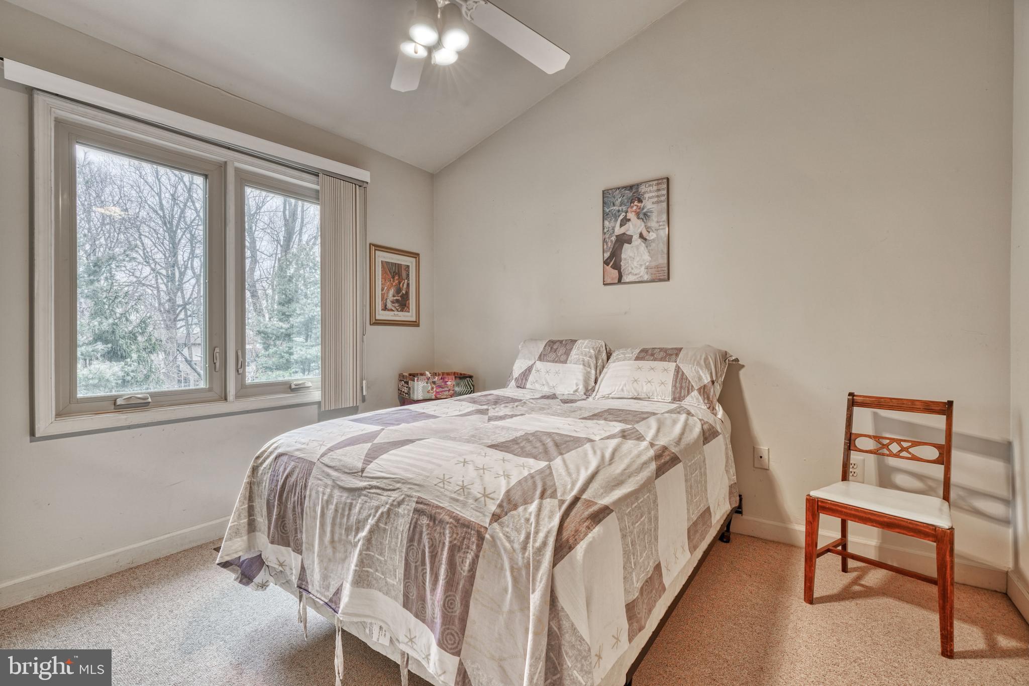 SUMMIT CHASE - Residential