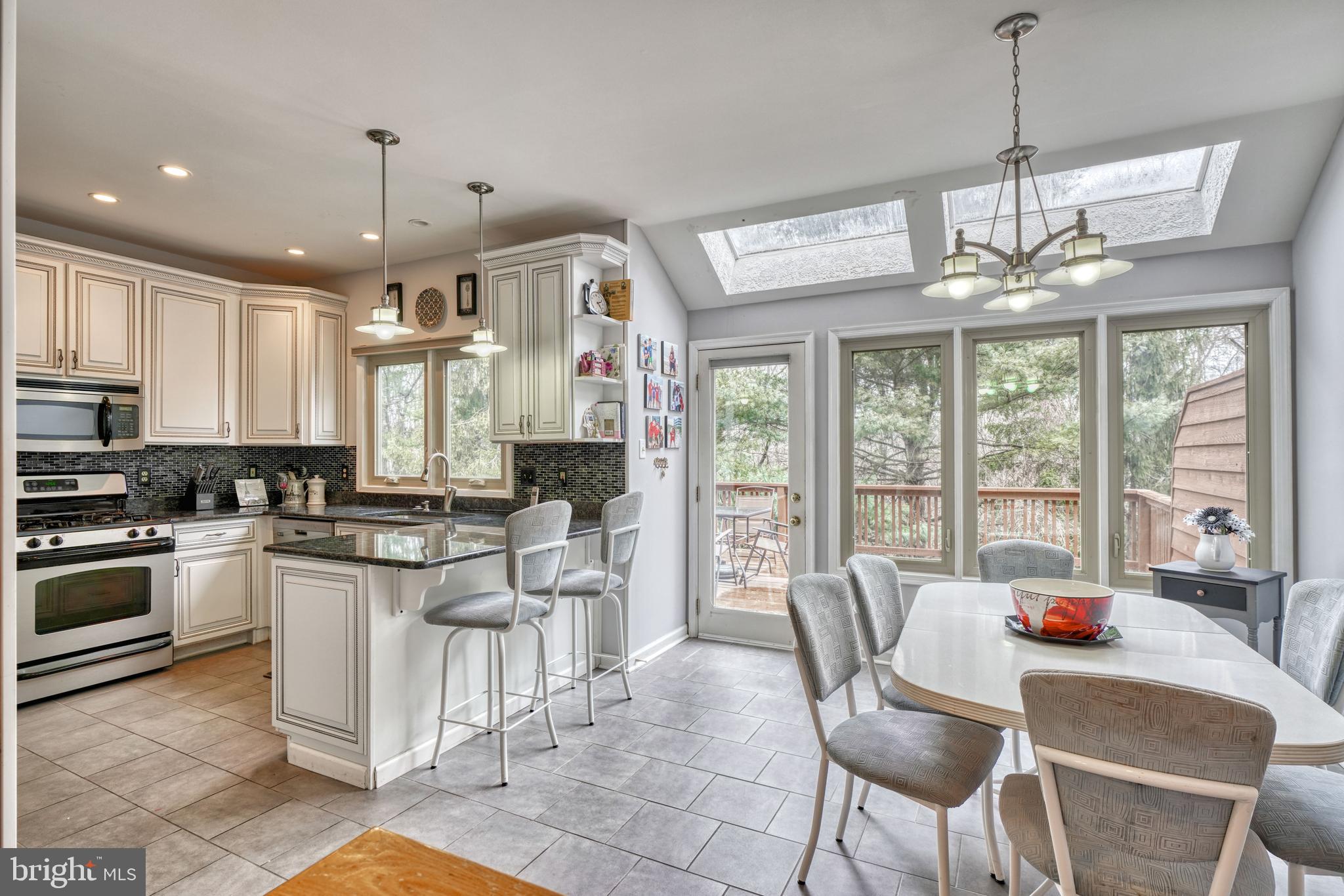 SUMMIT CHASE - Residential