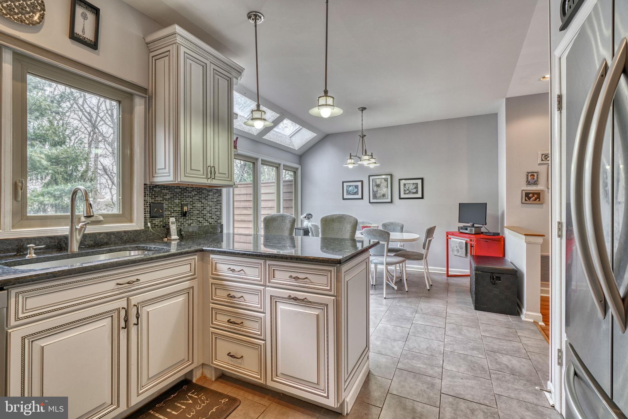 SUMMIT CHASE - Residential