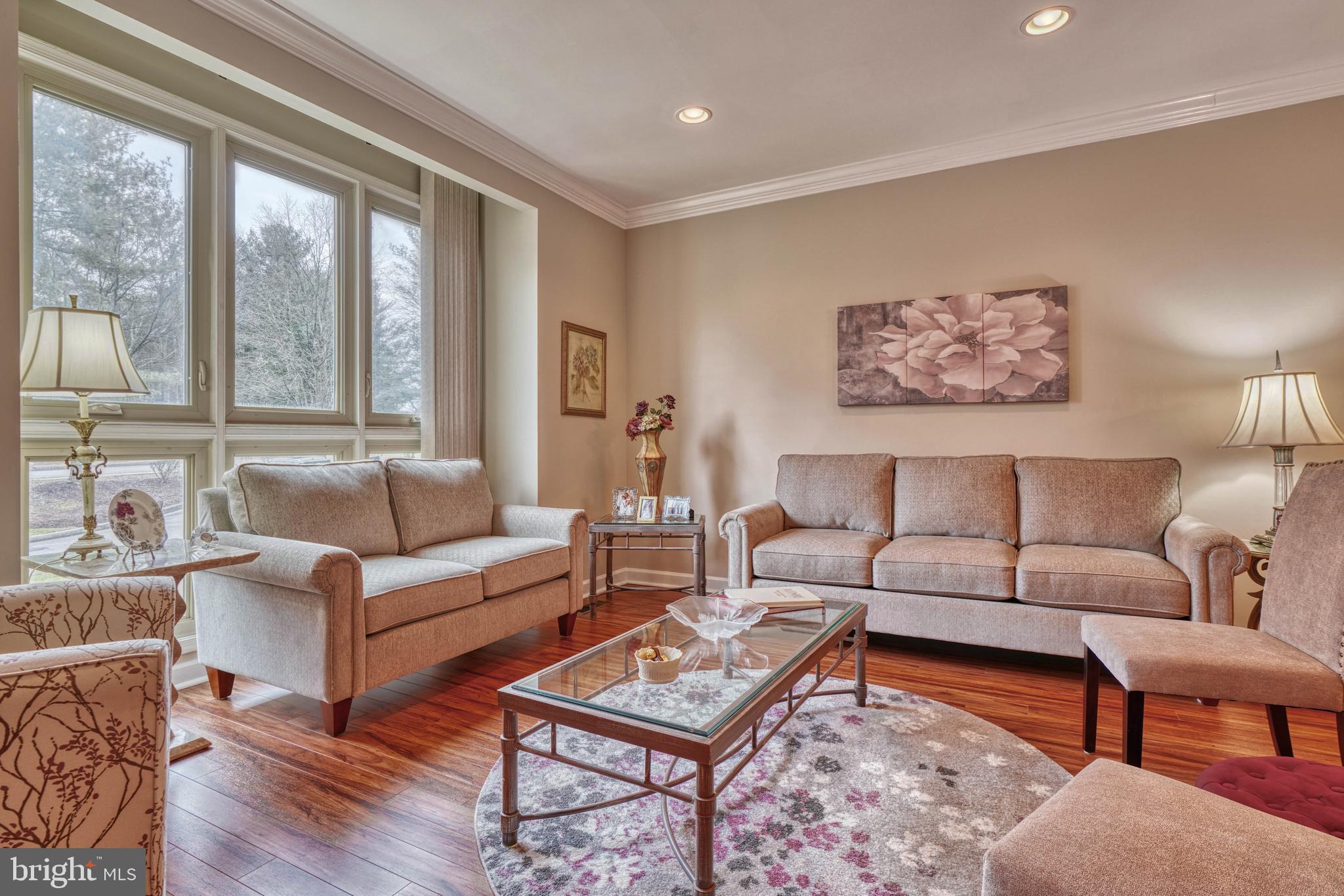 SUMMIT CHASE - Residential