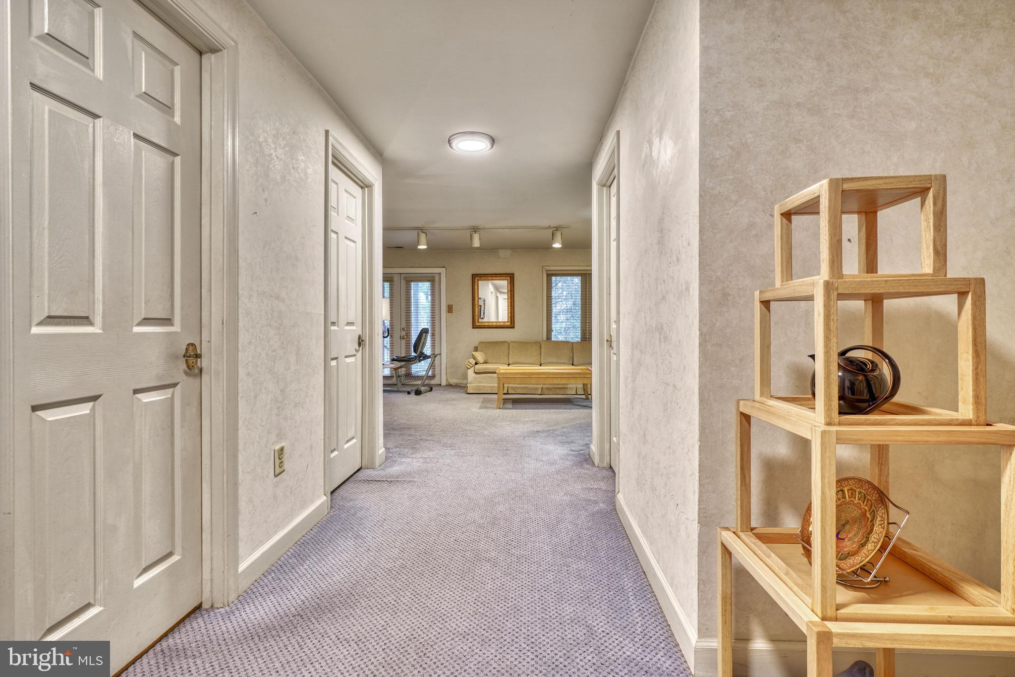 SUMMIT CHASE - Residential