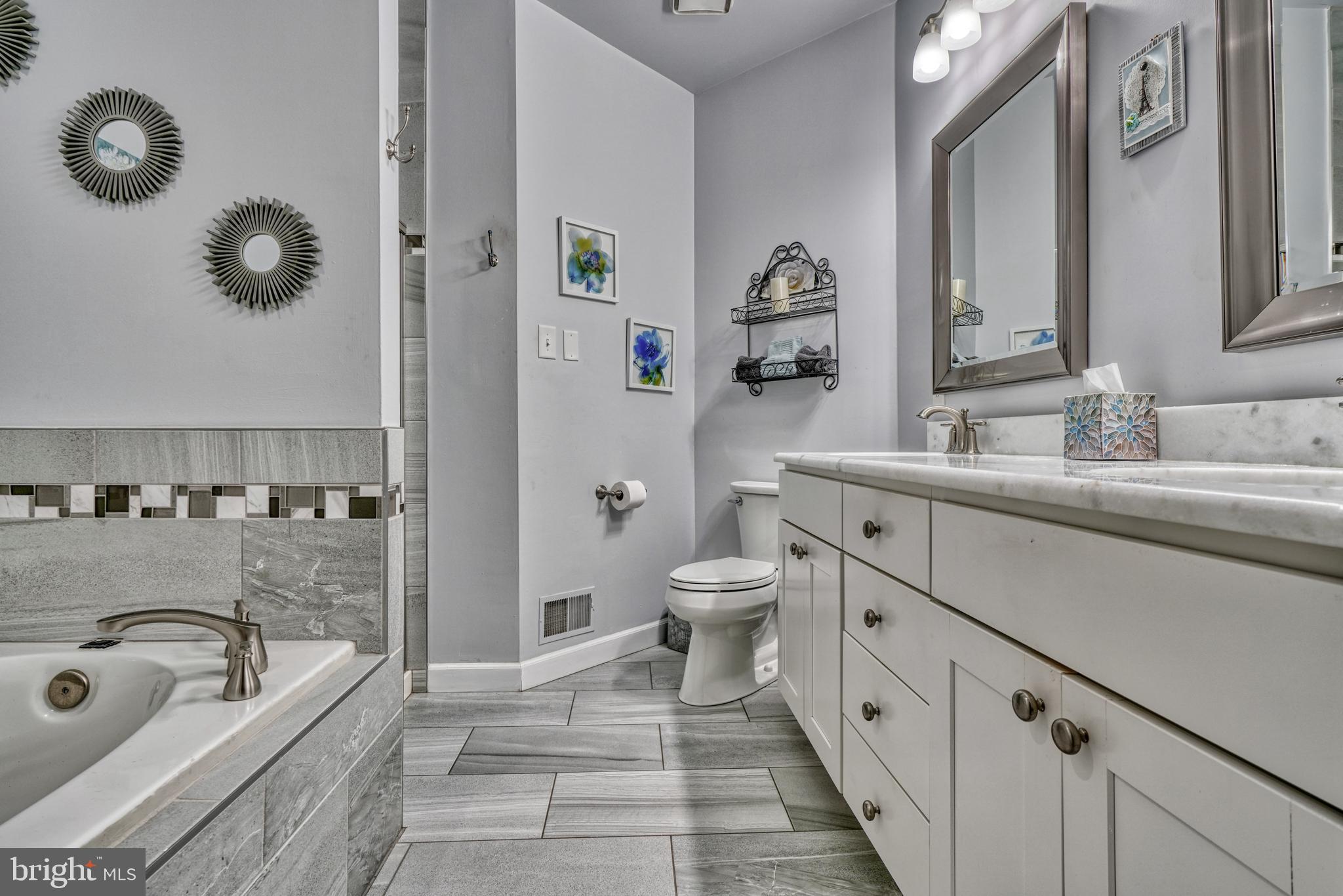 SUMMIT CHASE - Residential