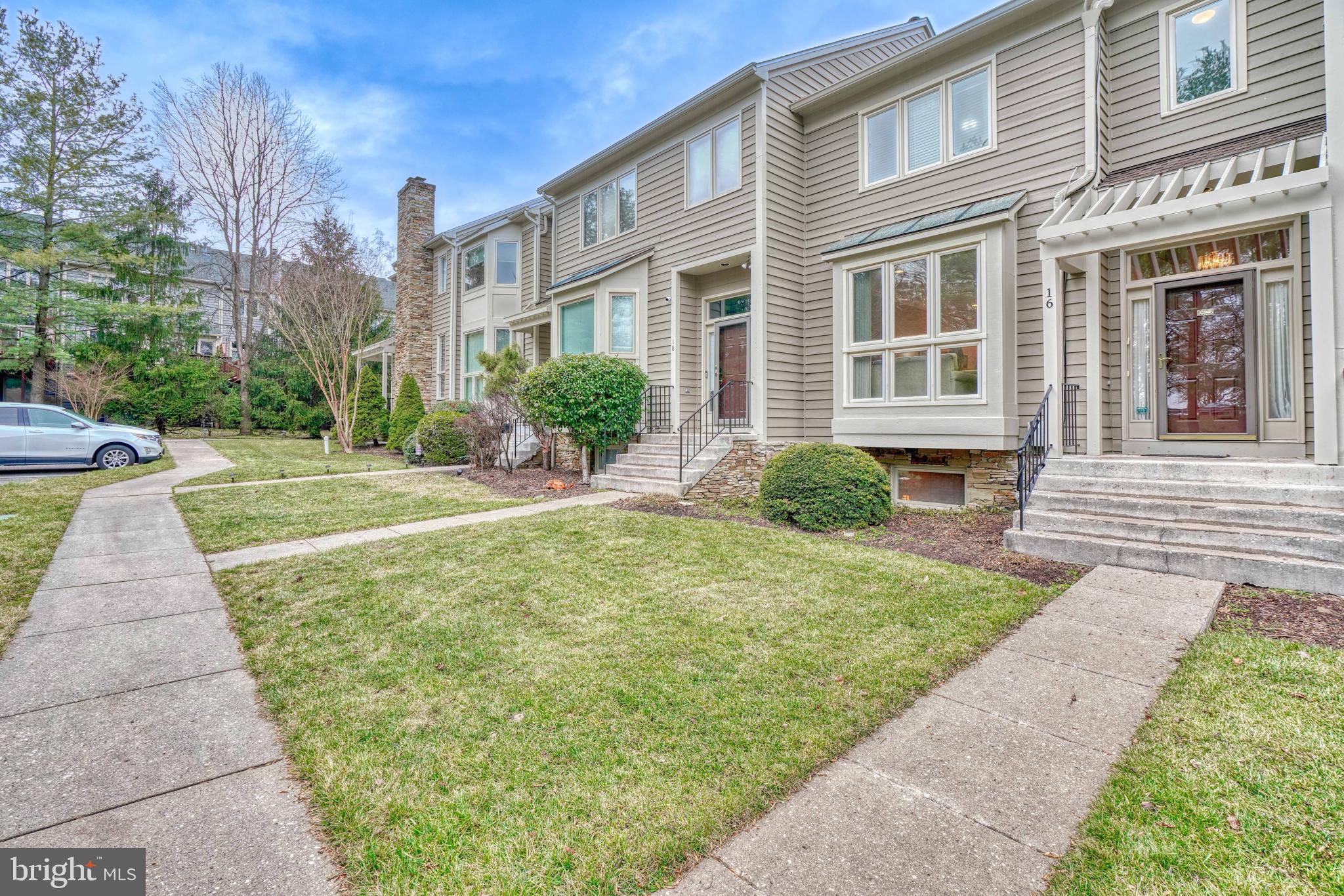 SUMMIT CHASE - Residential