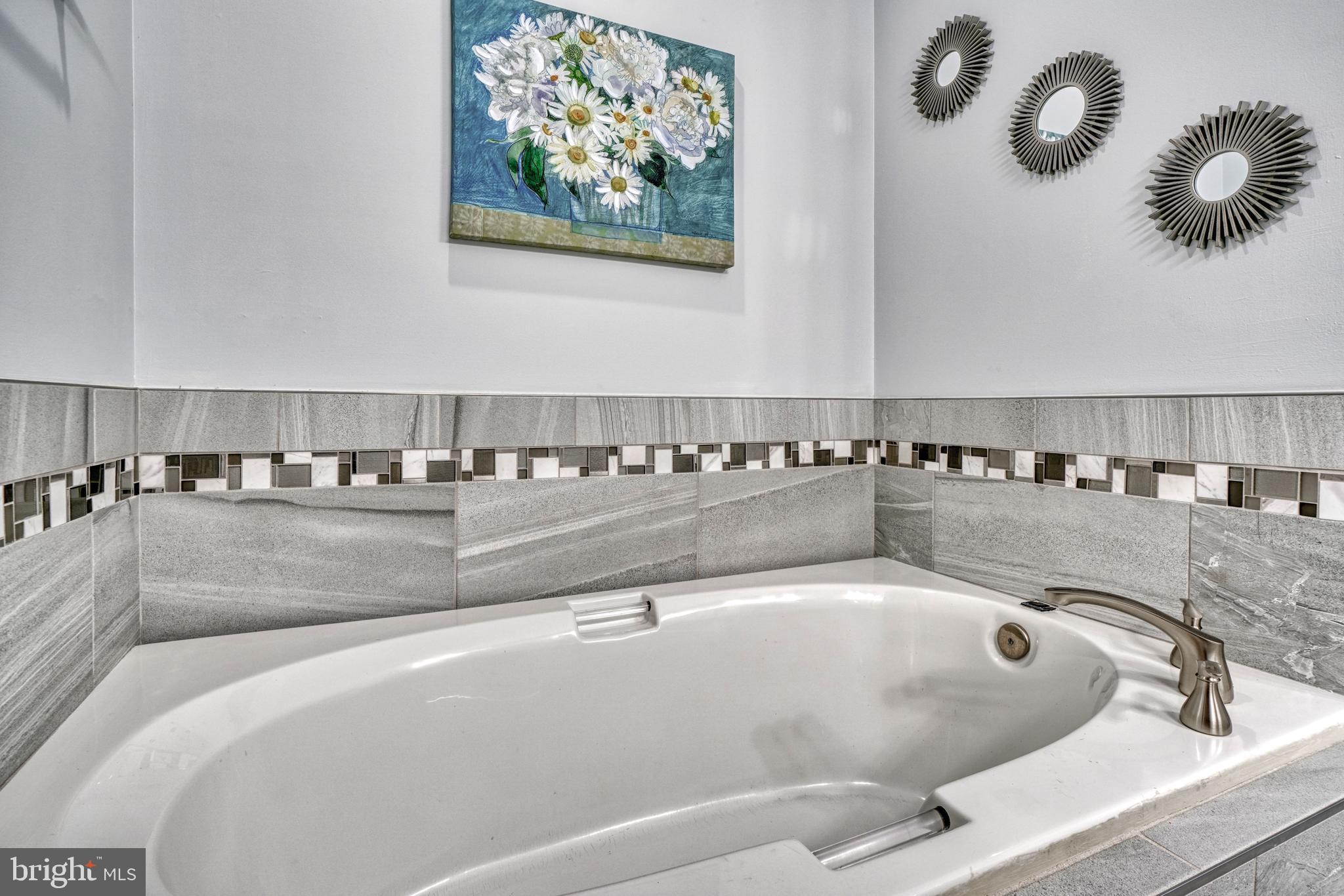 SUMMIT CHASE - Residential