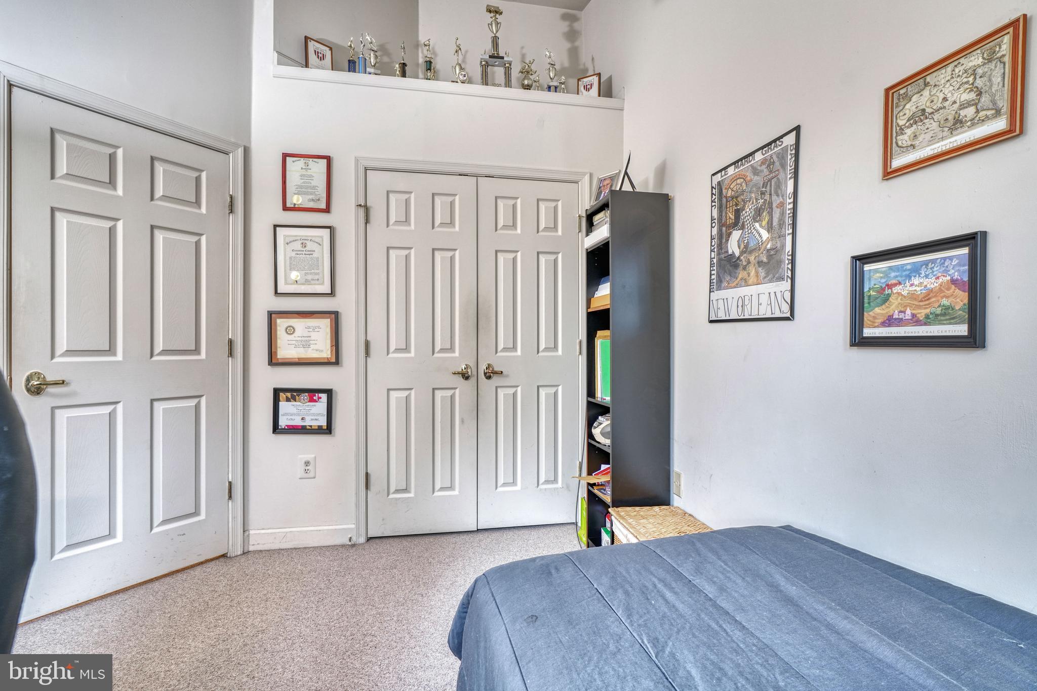 SUMMIT CHASE - Residential