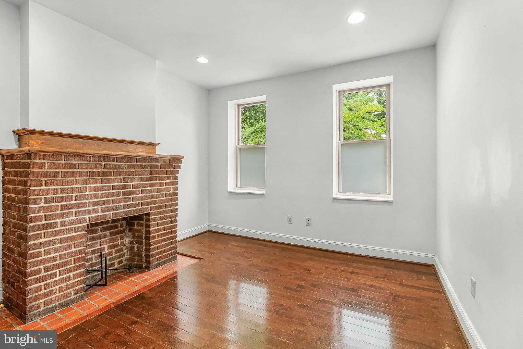 903 S 13th Street, Philadelphia, PA, 19147