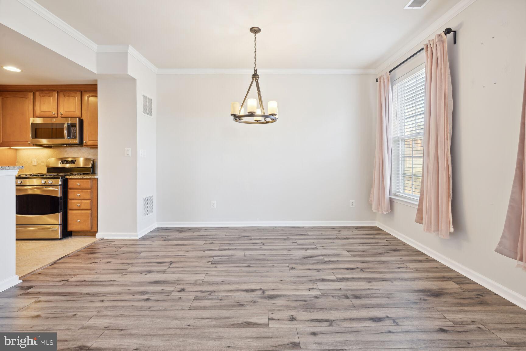 GATEWAY COMMONS - Residential Lease