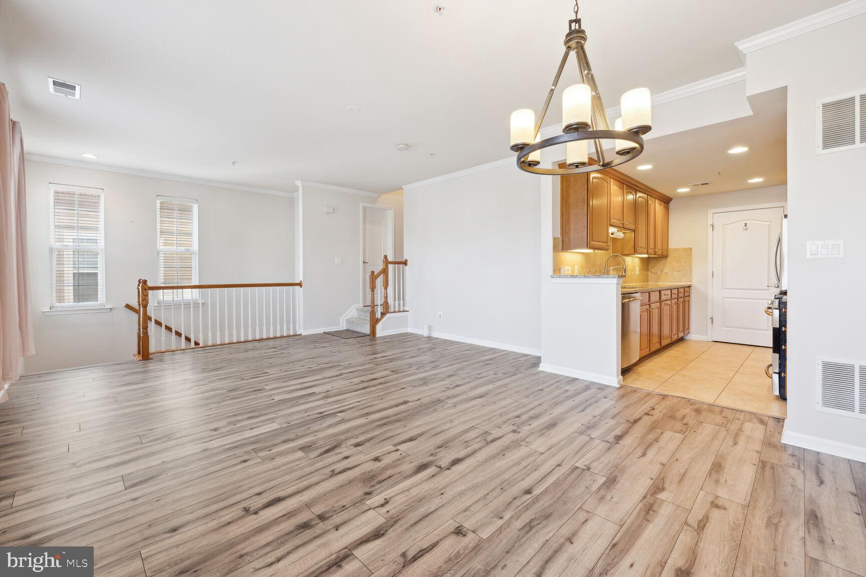 GATEWAY COMMONS - Residential Lease