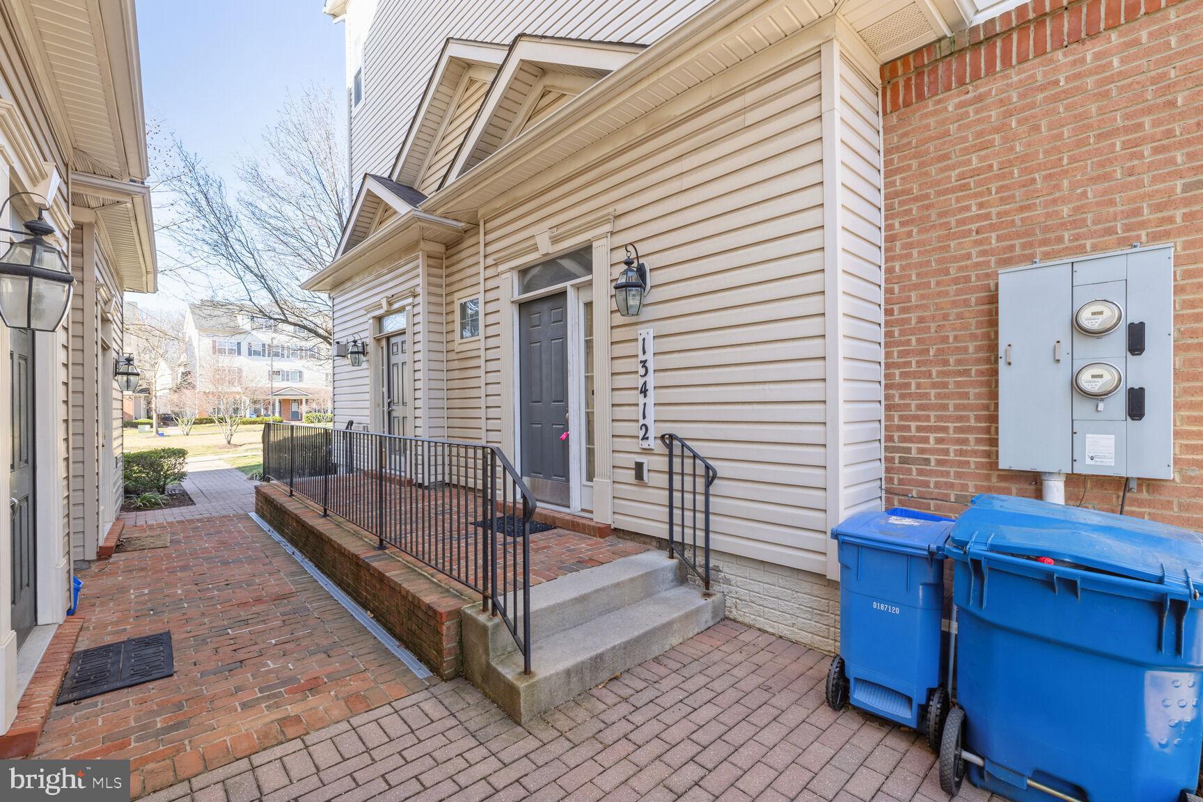 GATEWAY COMMONS - Residential Lease