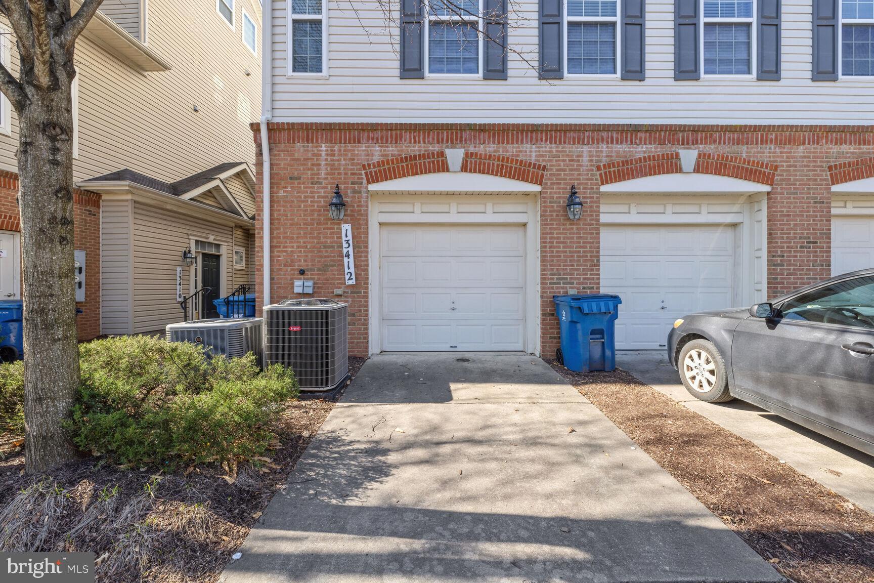 GATEWAY COMMONS - Residential Lease