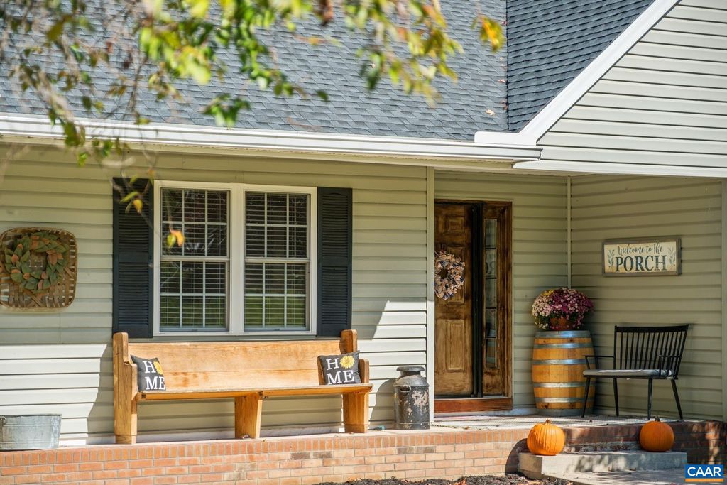 Photo of 1196 Howardsville Tpke, STUARTS DRAFT, VA 24477 (MLS # 670119)