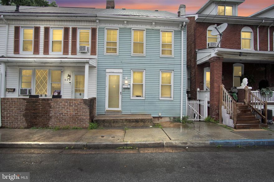 Located on the East End on a quieter street, this 2-bedroom home offers potential for a 3rd bedroom in the finished attic space. In need of TLC, but full of opportunity for the right buyer. Whether you’re looking for your next rental property, renovation project, or investment opportunity, this home has plenty of potential.
Priced accordingly for the condition and value it offers.