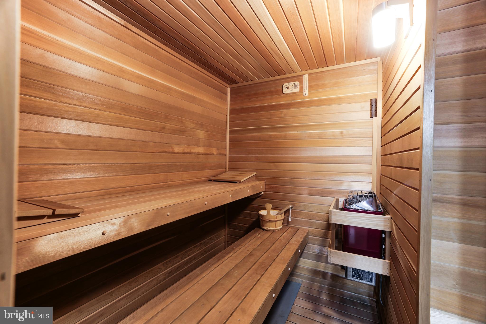 LANSDOWNE ON THE POTOMAC - Residential