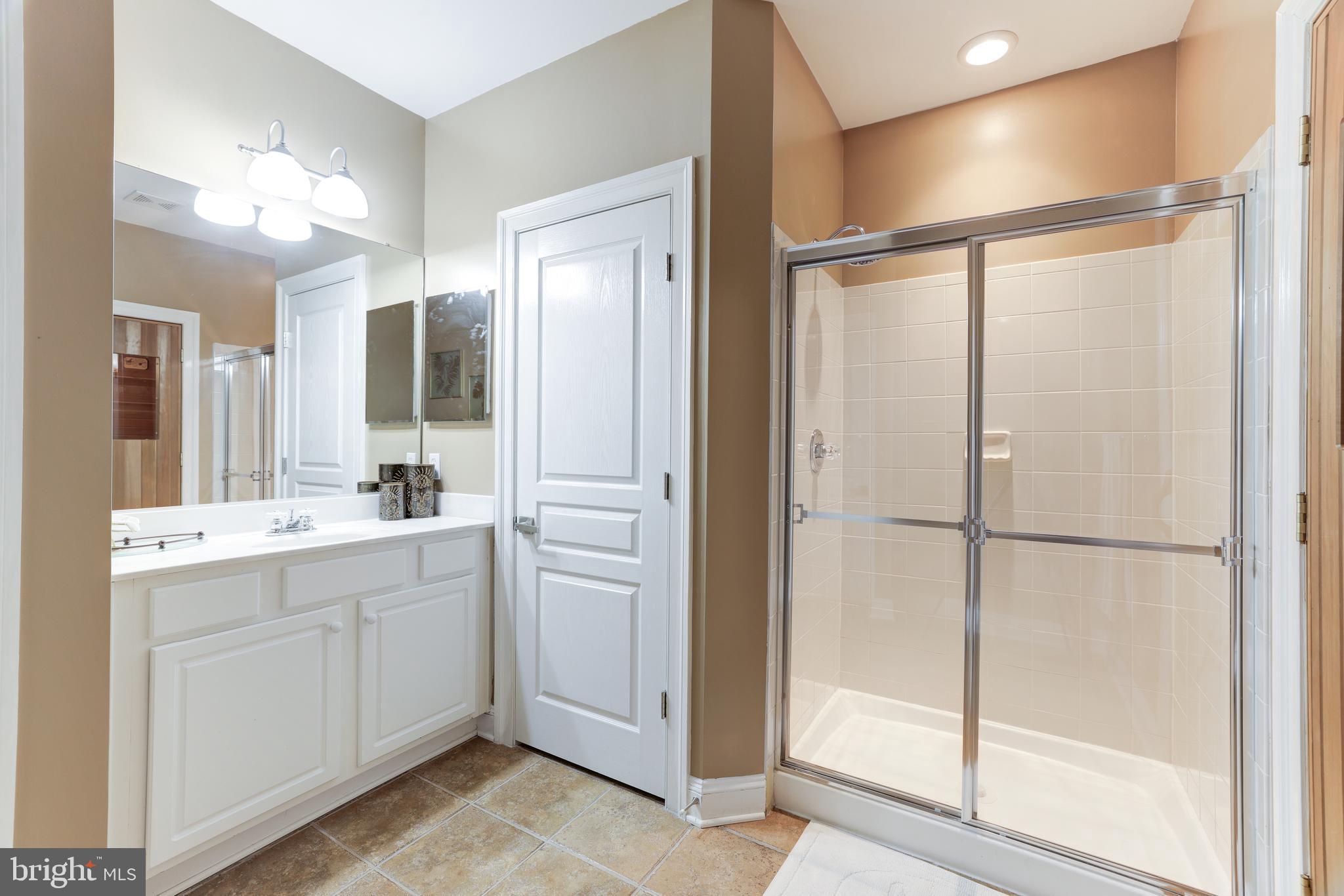 LANSDOWNE ON THE POTOMAC - Residential