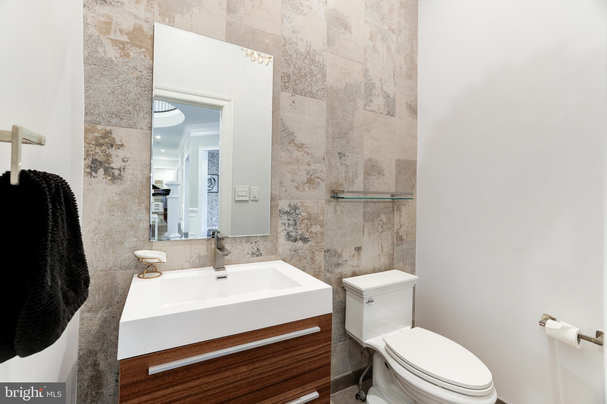 LANSDOWNE ON THE POTOMAC - Residential