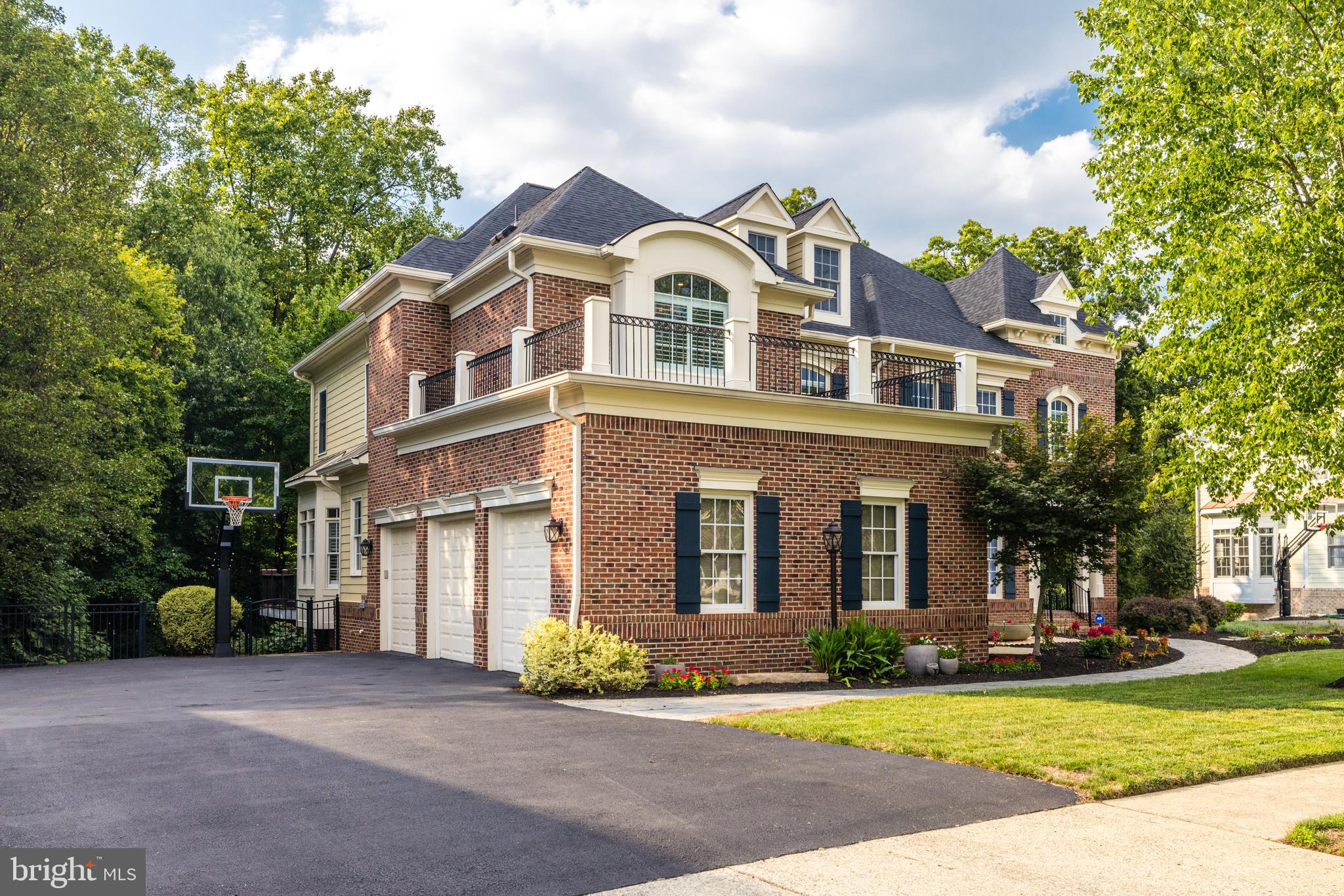 LANSDOWNE ON THE POTOMAC - Residential