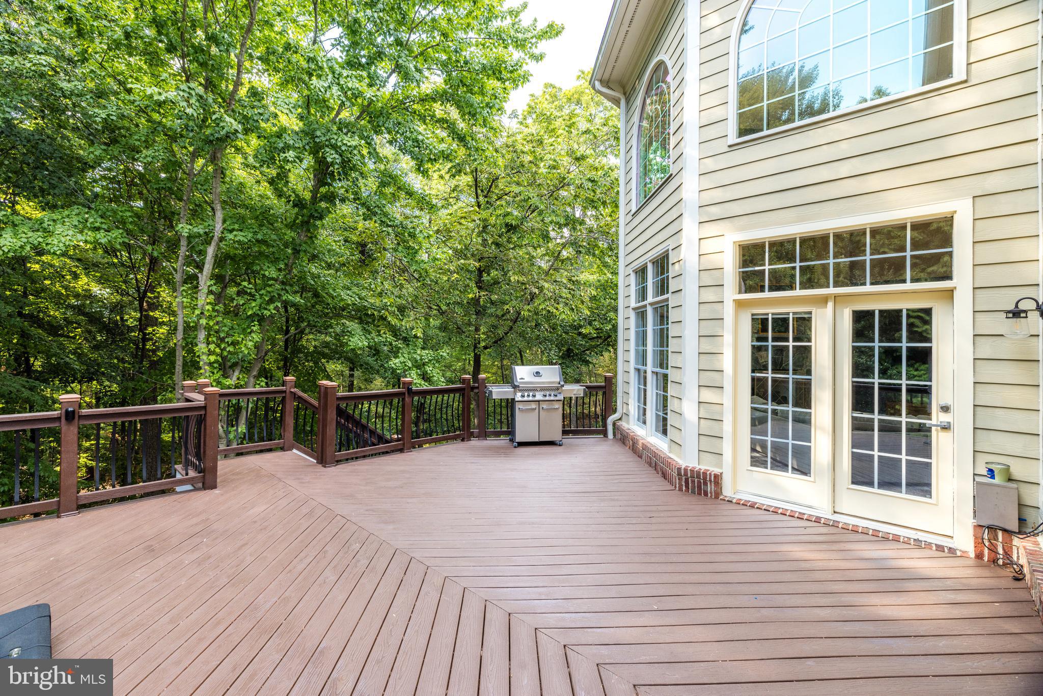 LANSDOWNE ON THE POTOMAC - Residential