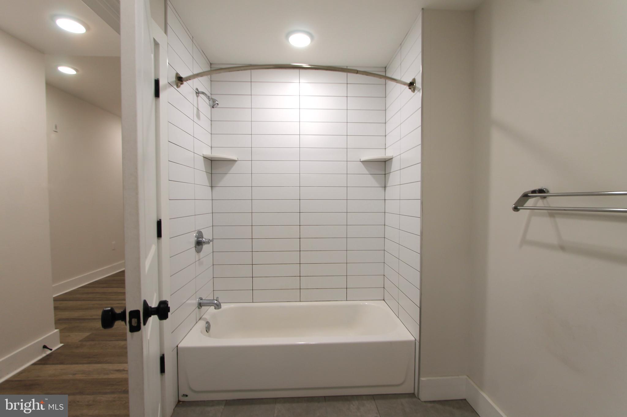 MANAYUNK - Residential Lease