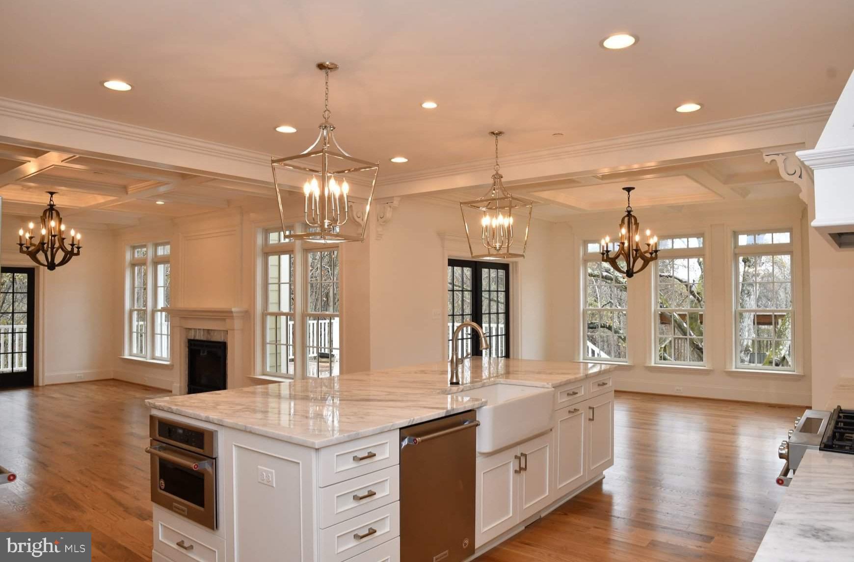 BRIAR KNOLL - Residential