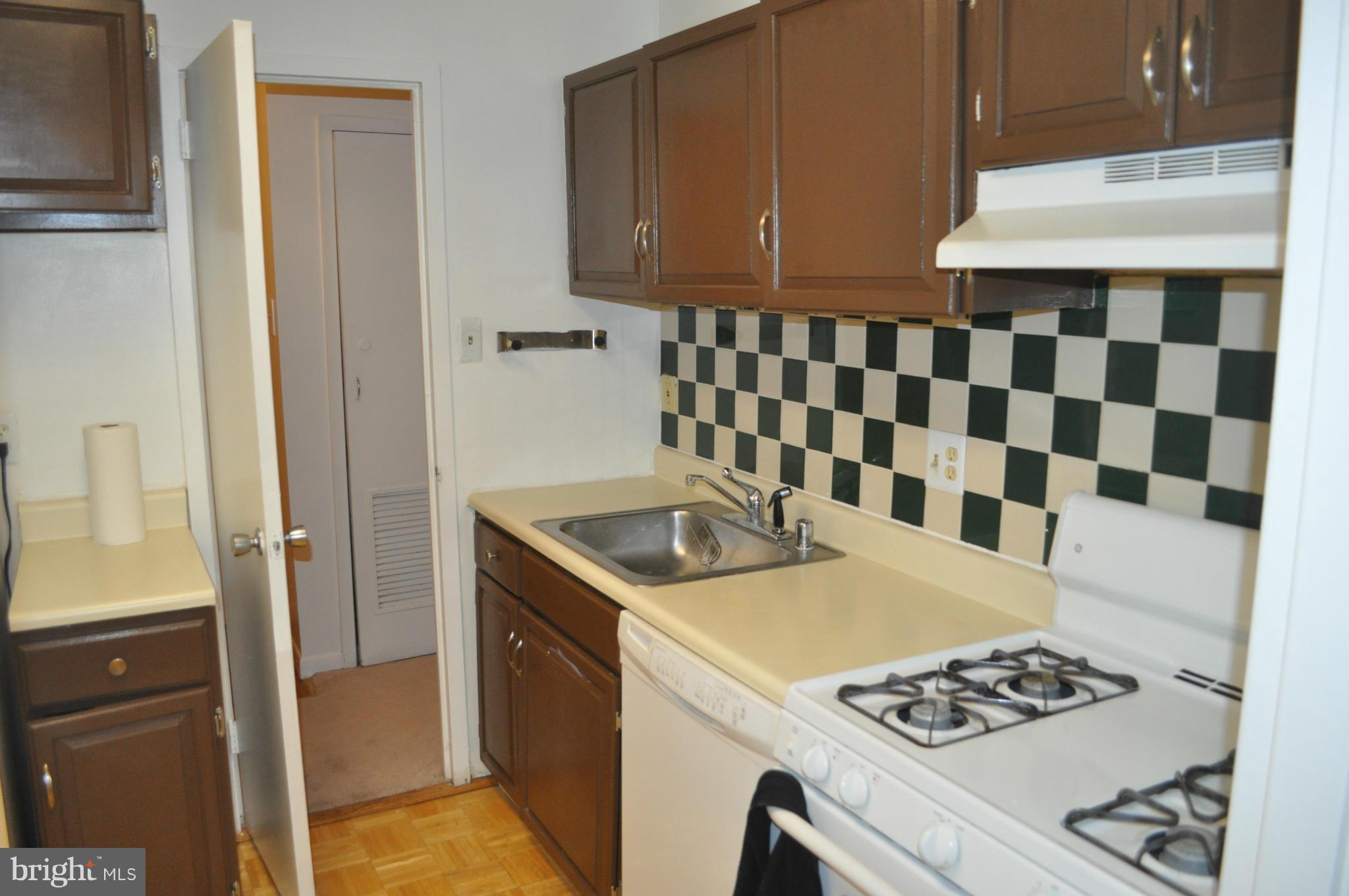 WOODLAKE TOWERS - Residential Lease