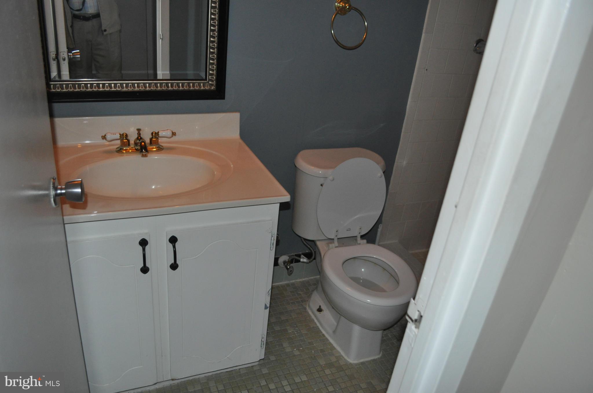 WOODLAKE TOWERS - Residential Lease