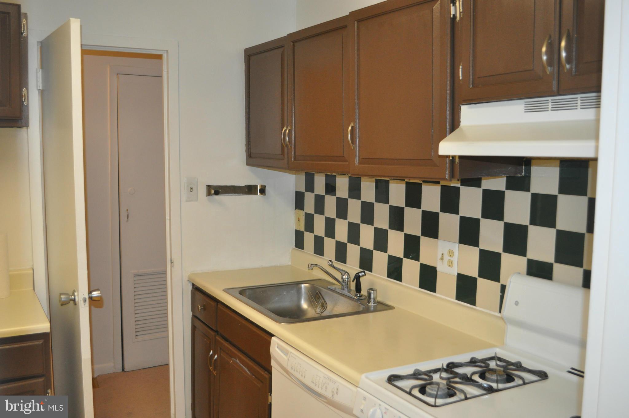 WOODLAKE TOWERS - Residential Lease