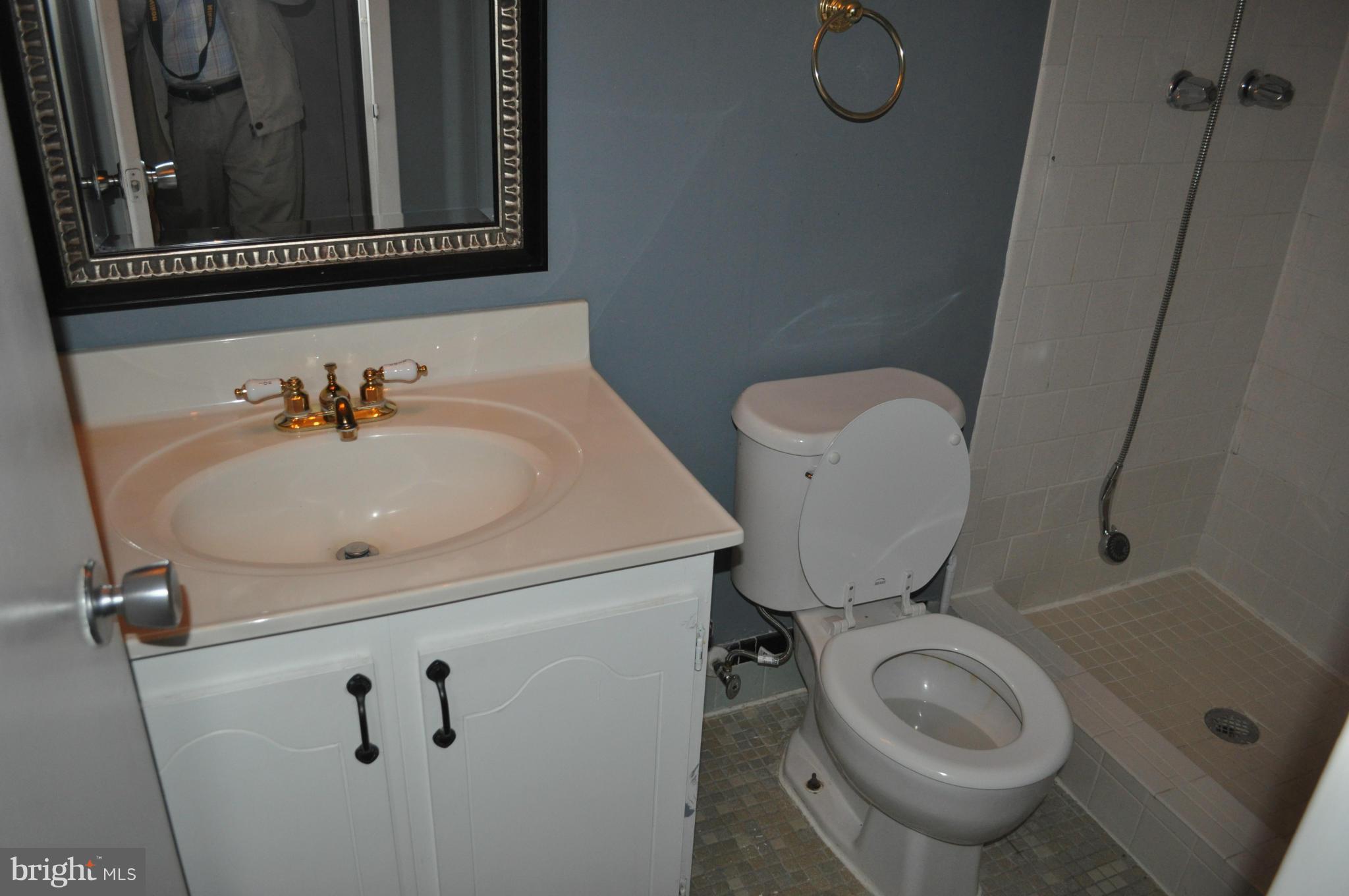 WOODLAKE TOWERS - Residential Lease