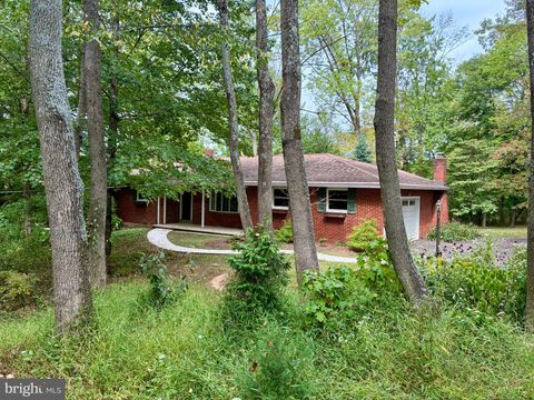 Photo of 72 Heffner Road, ROYERSFORD, PA 19468 (MLS # PAMC2155866)