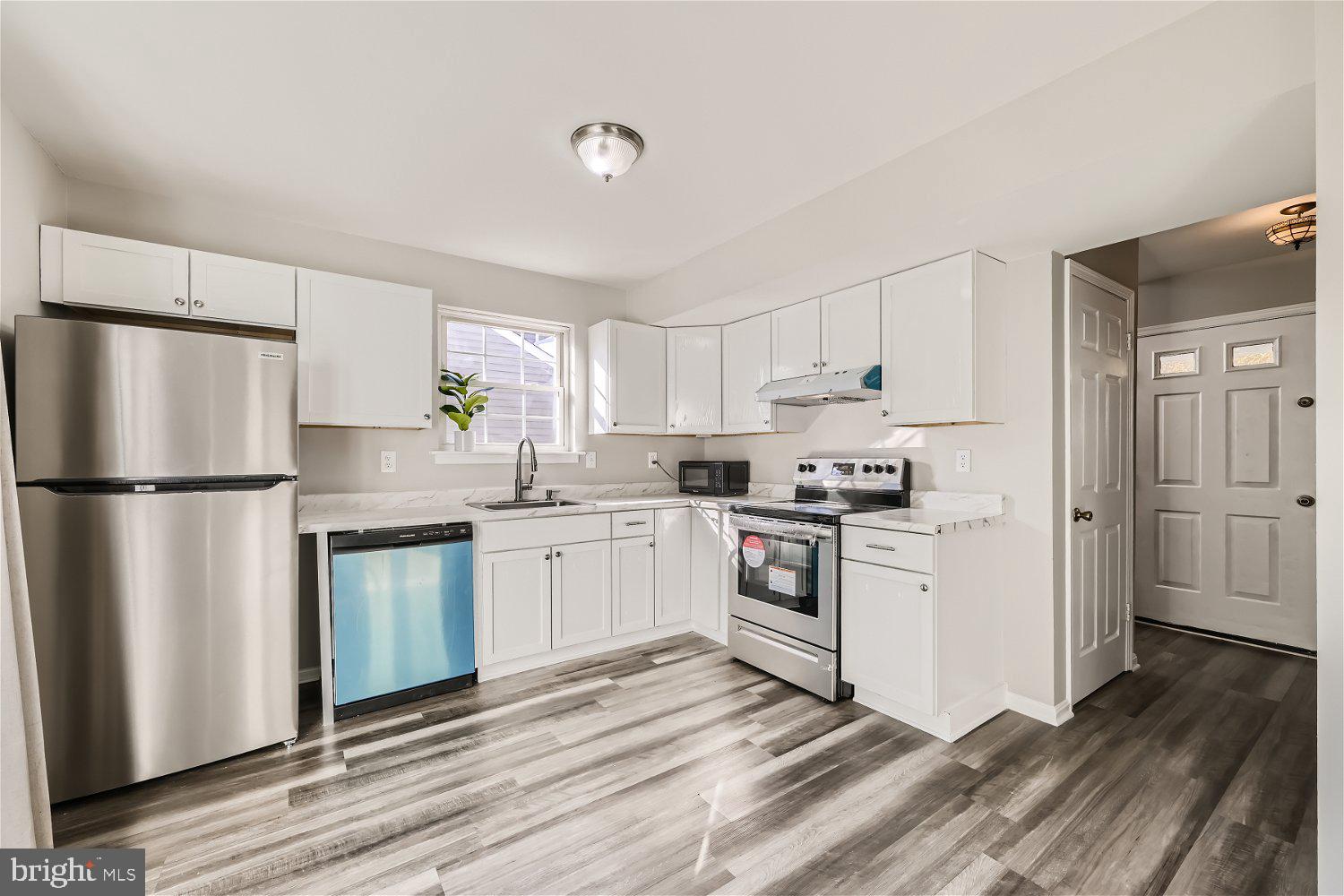 RIVERSIDE PARK - Residential